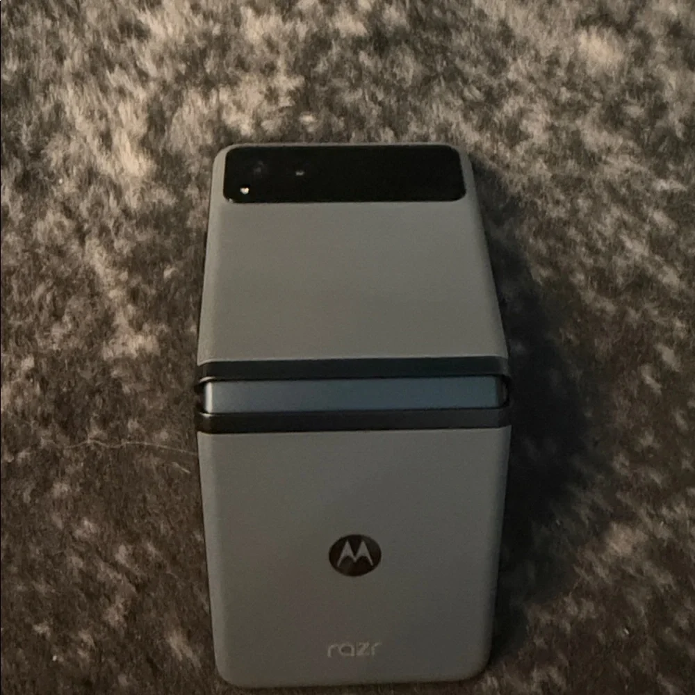 Brand new Motorola razor 2023